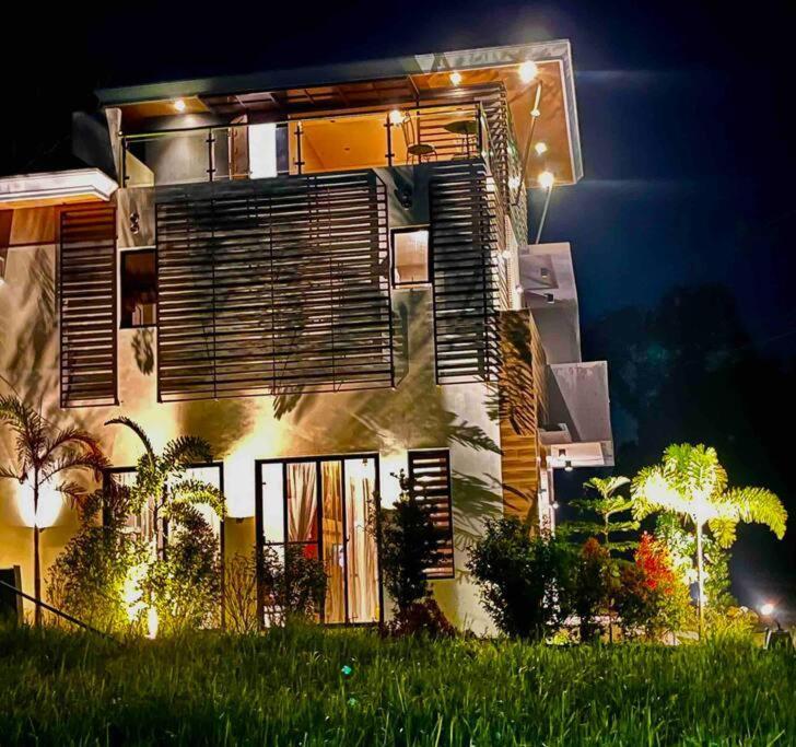 Overlooking Staycation At Sandari Batulao Tagaytay City Exterior foto