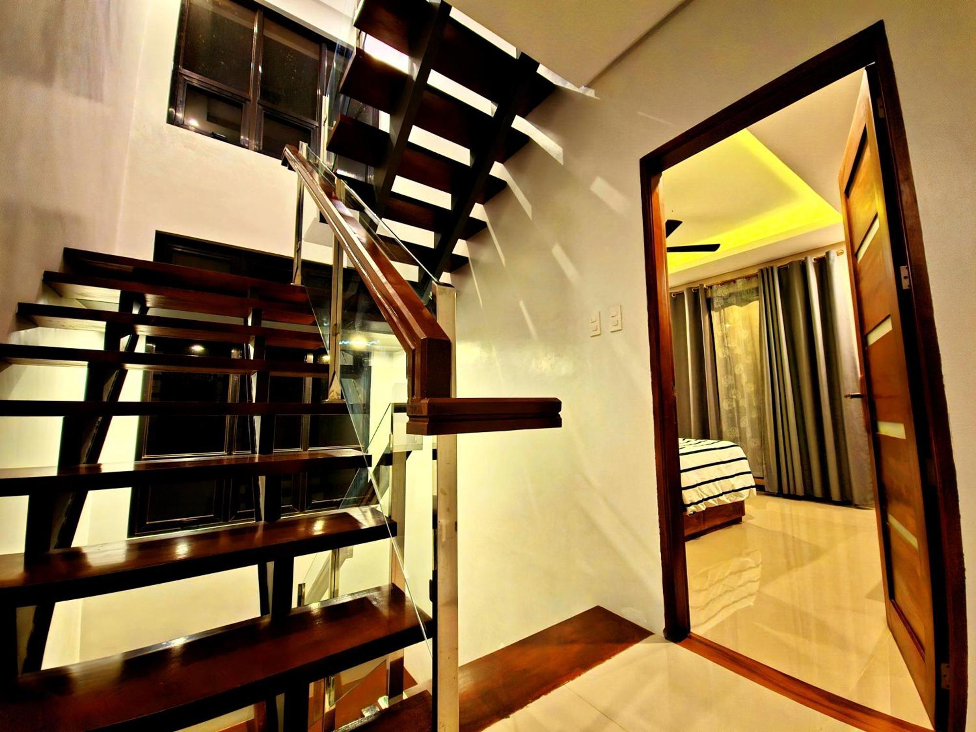 Overlooking Staycation At Sandari Batulao Tagaytay City Exterior foto